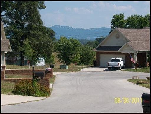 4th image of 1024 Belfair Ln
