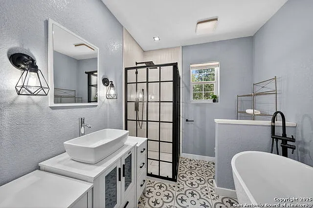 1203 Avenue J — Photo 20
