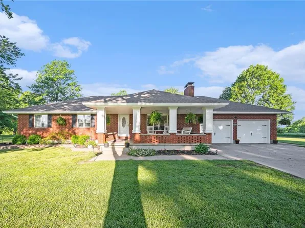 18212 Marcus Rd, Smithville, MO 64089