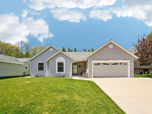 1202 Green Tree ROAD, West Bend, WI 53090