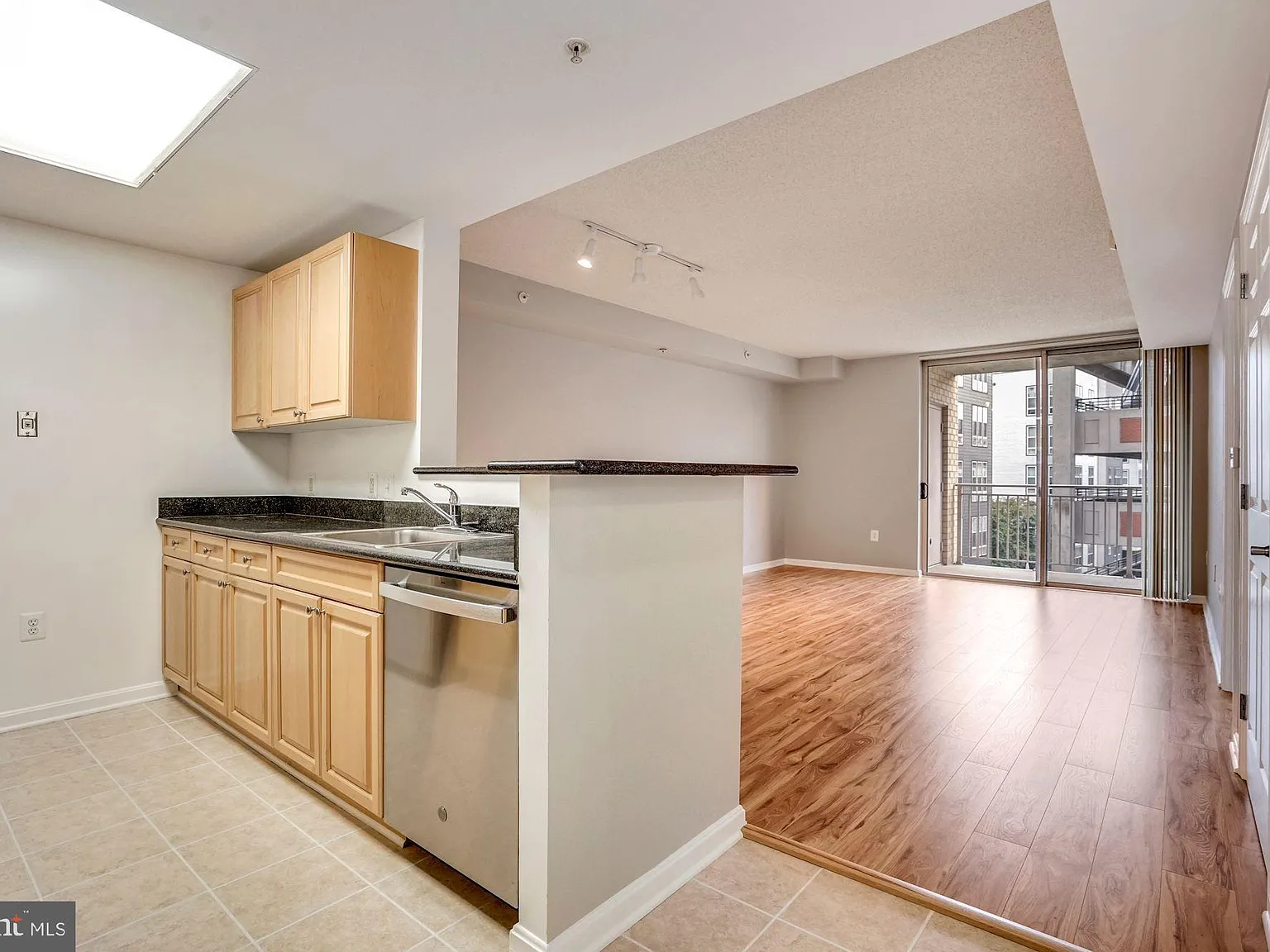 Wilton House Condo — Photo 2