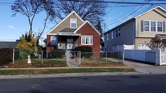 1st image of 669 Beck St
