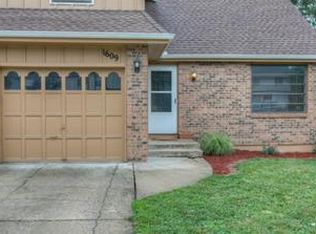 1609 E Drury Ln, Olathe, KS 66062