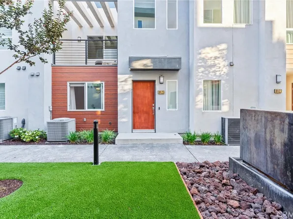 8423 Tweedy Ln, Downey, CA 90240