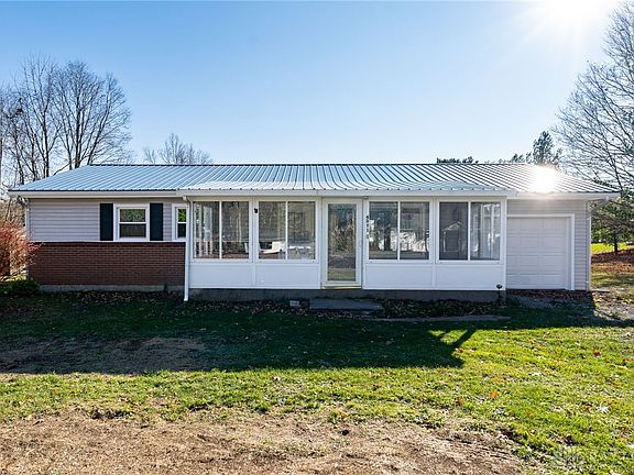 2nd image of 4311 Woodville Pike