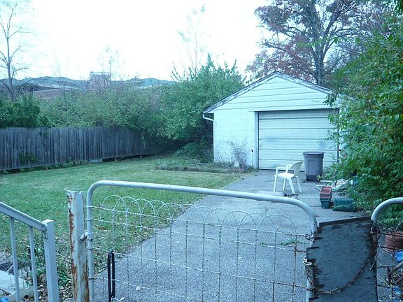 5th image of 1452 Van Fleet Ave