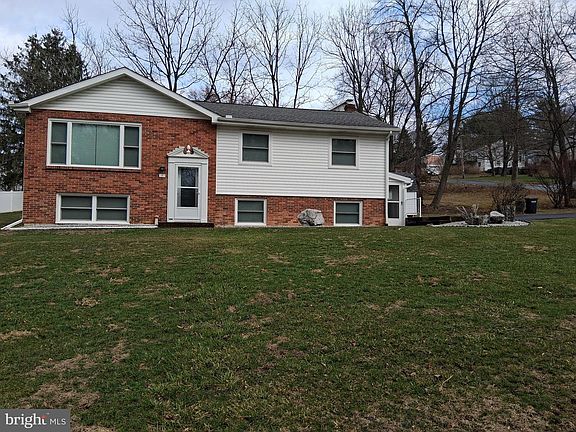 2nd image of 181 Mount Nittany Rd