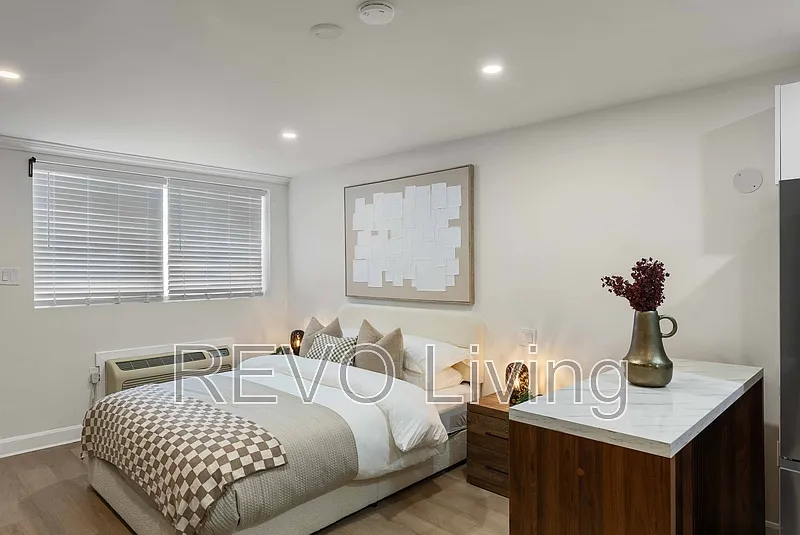 Studio, 1.0 bath, 400 sqft, $1,300 — Photo 4