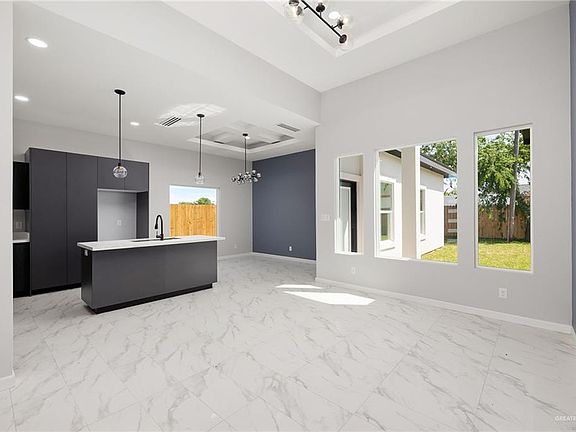 2nd image of 3501 E Diamond Head Ave