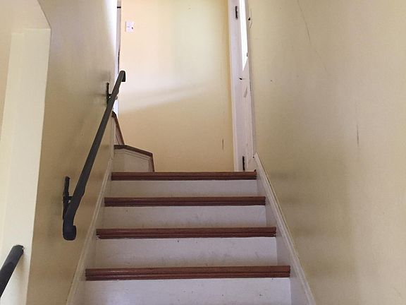 3rd image of 1627 Northwood Dr #1