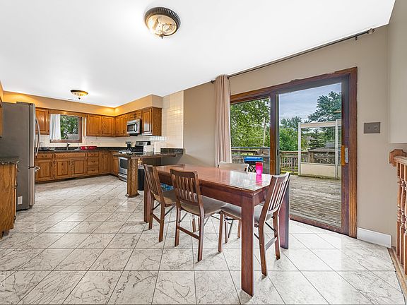 4th image of 9225 183rd St