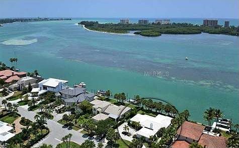 5th image of 582 S Spoonbill Dr