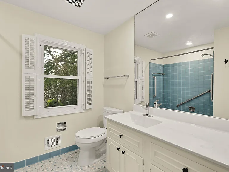 8416 Fox Run — Photo 38