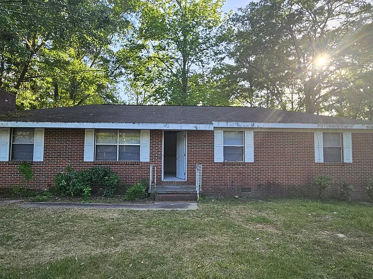 306 Mustang Dr — Photo 29