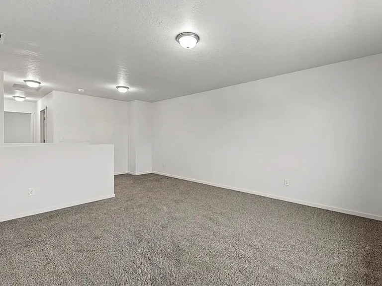 17520 E Desmet Ave — Photo 11