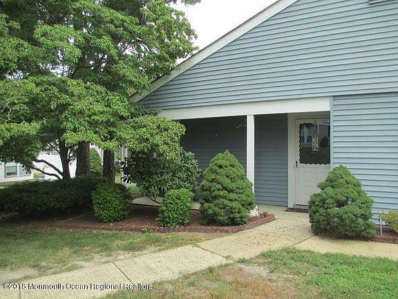 4th image of 806B Westminster Ct
