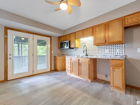 5th image of 4112 N Elsie Ave