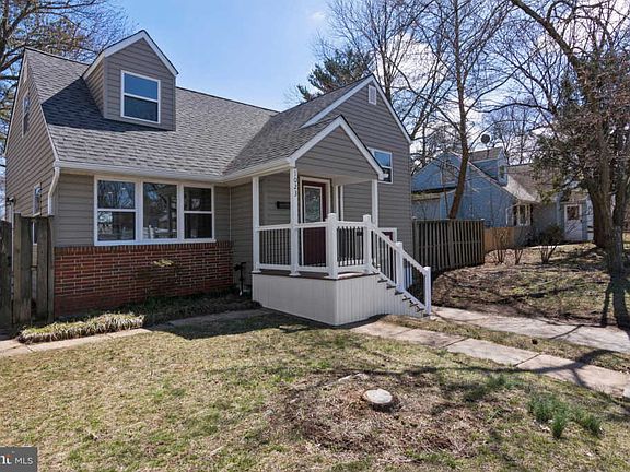 4th image of 1023 Sharon Dr