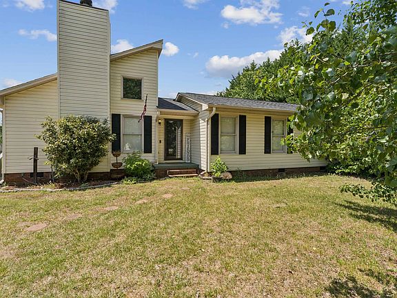 2nd image of 713 Jameson Rd