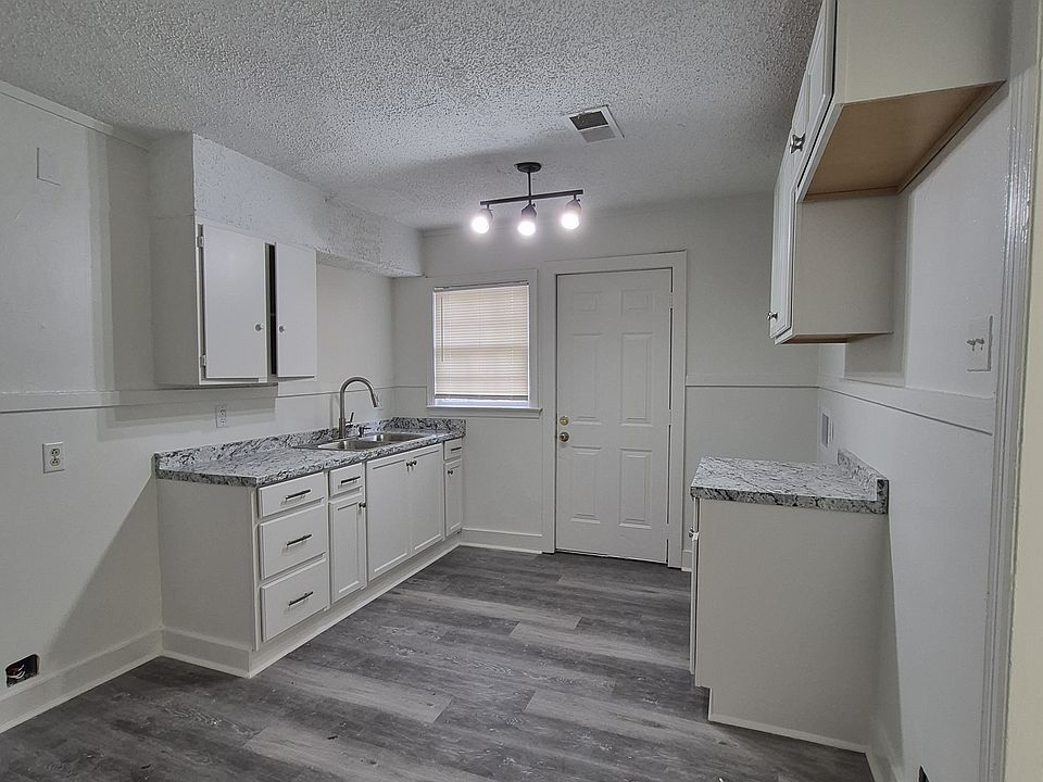 1st image of 3646 Kearney Ave
