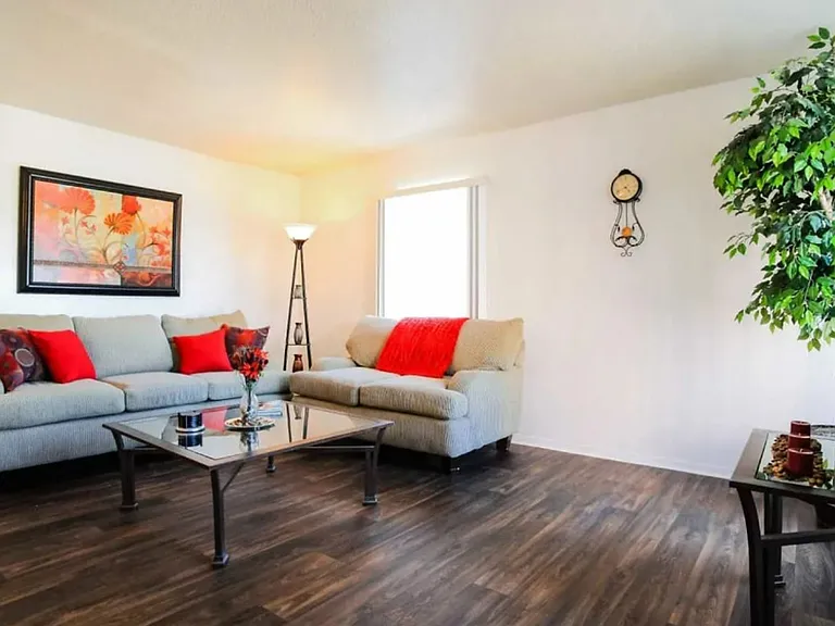Campus Pointe Apartments — Photo 7