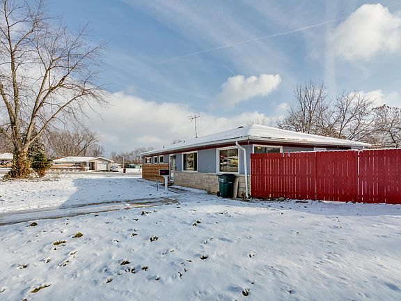 2nd image of 360 Minocqua St