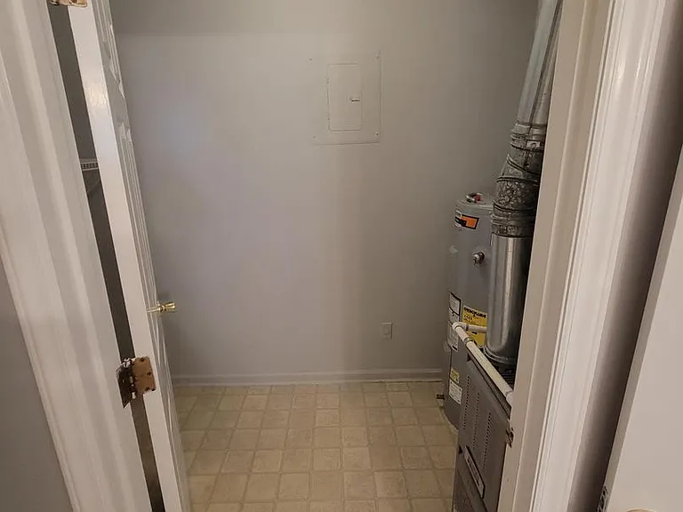 309 Somers Ave #D — Photo 8