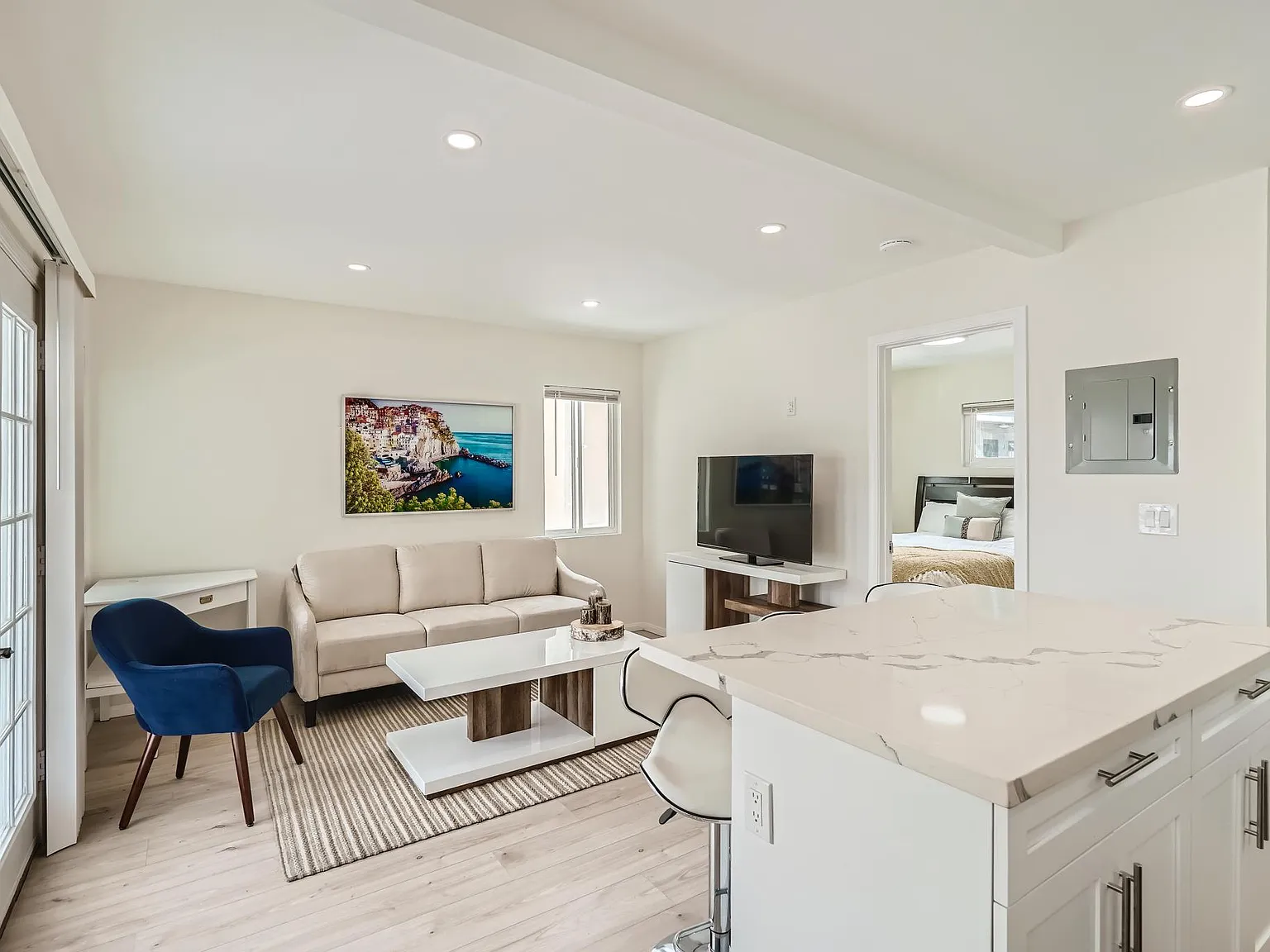 852 Thomas Ave — Photo 3