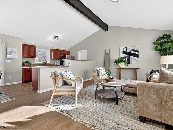 3rd image of 437 Janes Ln