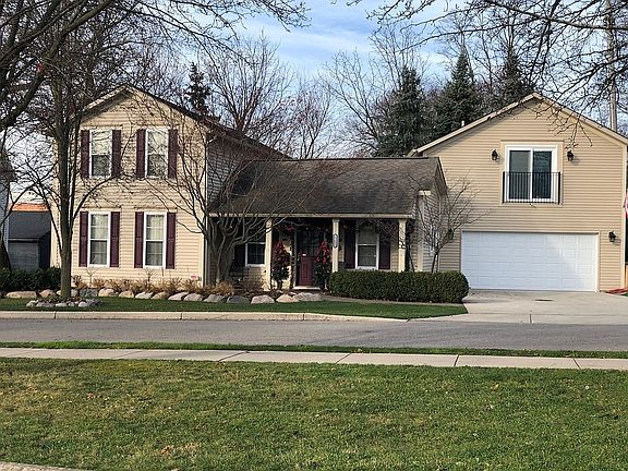 4th image of 23609 Warner St