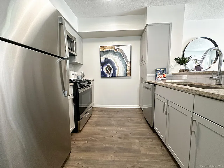 52 Forest St #1009 — Photo 4