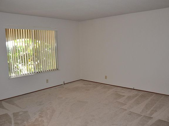2nd image of 567 Hyde Park Dr