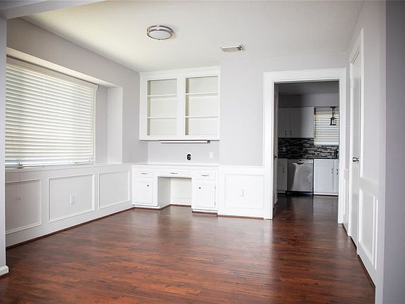 4th image of 18215 Harrow Hill Dr