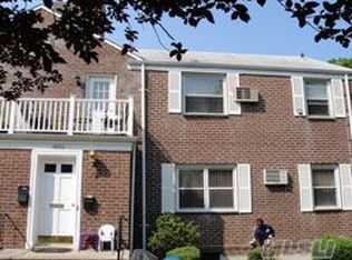 25514 74th Ave, Glen Oaks, NY 11004