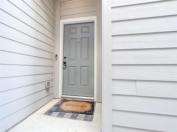 3rd image of 17117 Wilthorne Colony Ct
