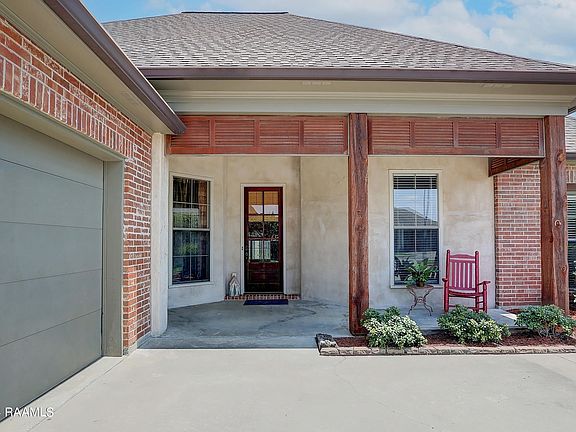 3rd image of 219 Brookhaven Dr