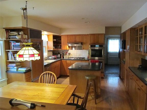 4th image of 1235 Beaver Dr