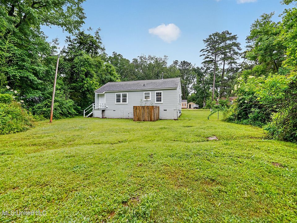 1st image of 461 Hanging Moss Cir