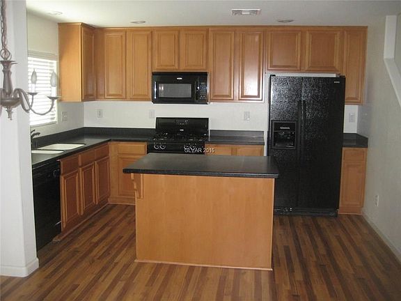 2nd image of 561 Beckton Park Ave