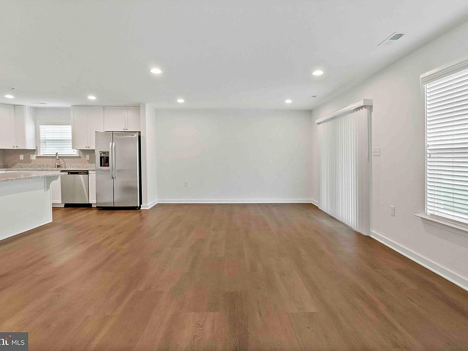 2nd image of 219 Dripping Spring Dr