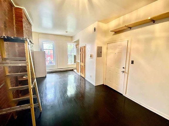 2nd image of 123 Quincy St Floor 2