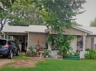 713 North Ave, Whitesboro, TX 76273