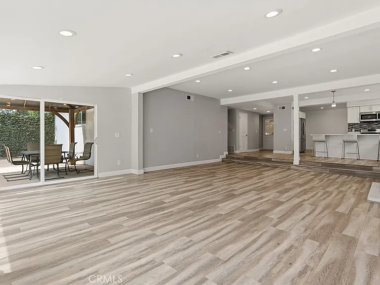 9754 Yolanda Ave — Photo 18