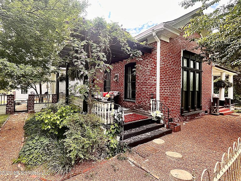 Listing photo 4