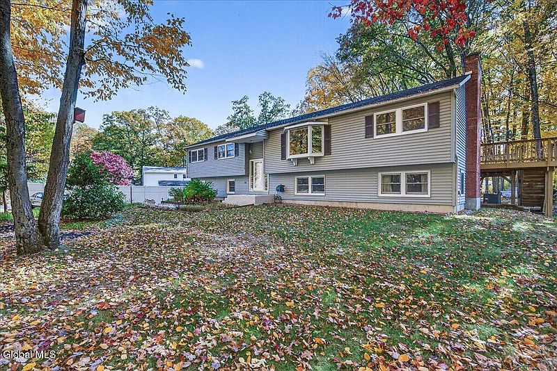 2nd image of 32 Tamarack Lane