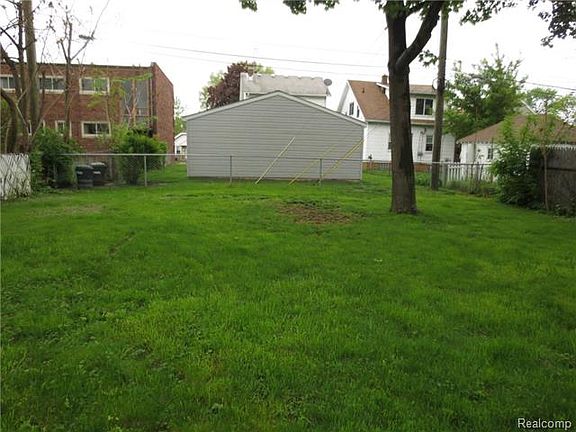 2nd image of 1391 Charter St