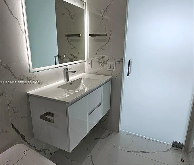 1861 NW North River Dr #11 — Photo 34