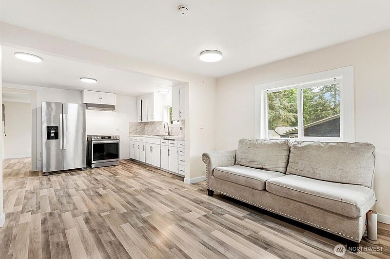 4th image of 4434 Forest Drive