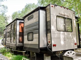 283 Village Dr W, Milford, PA 18337