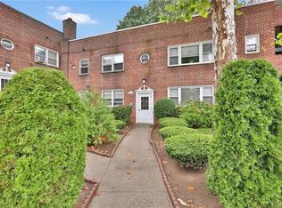 11 Leewood Cir APT 4R, Eastchester, NY 10709